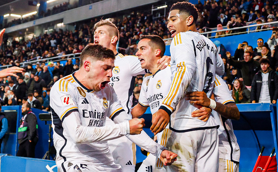 Main 10 Orang, Real Madrid Menang Dramatis atas Alaves