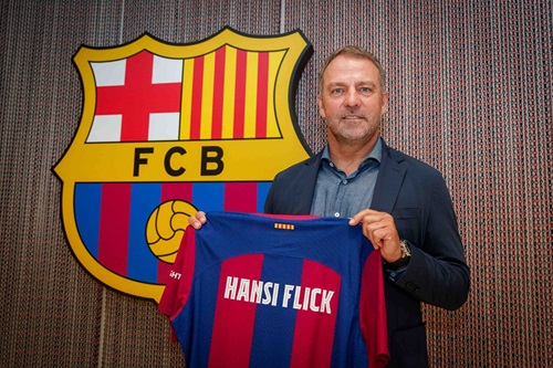 Hansi Flick (Foto: Twitter/FCBarcelona)